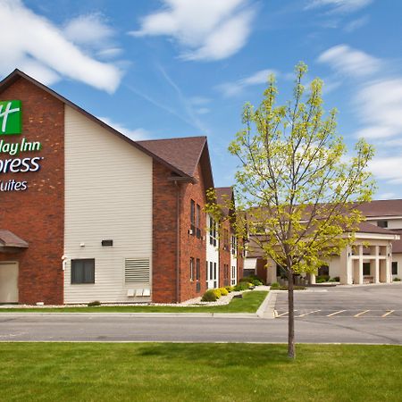 Best Western Watertown Inn & Suites Екстер'єр фото