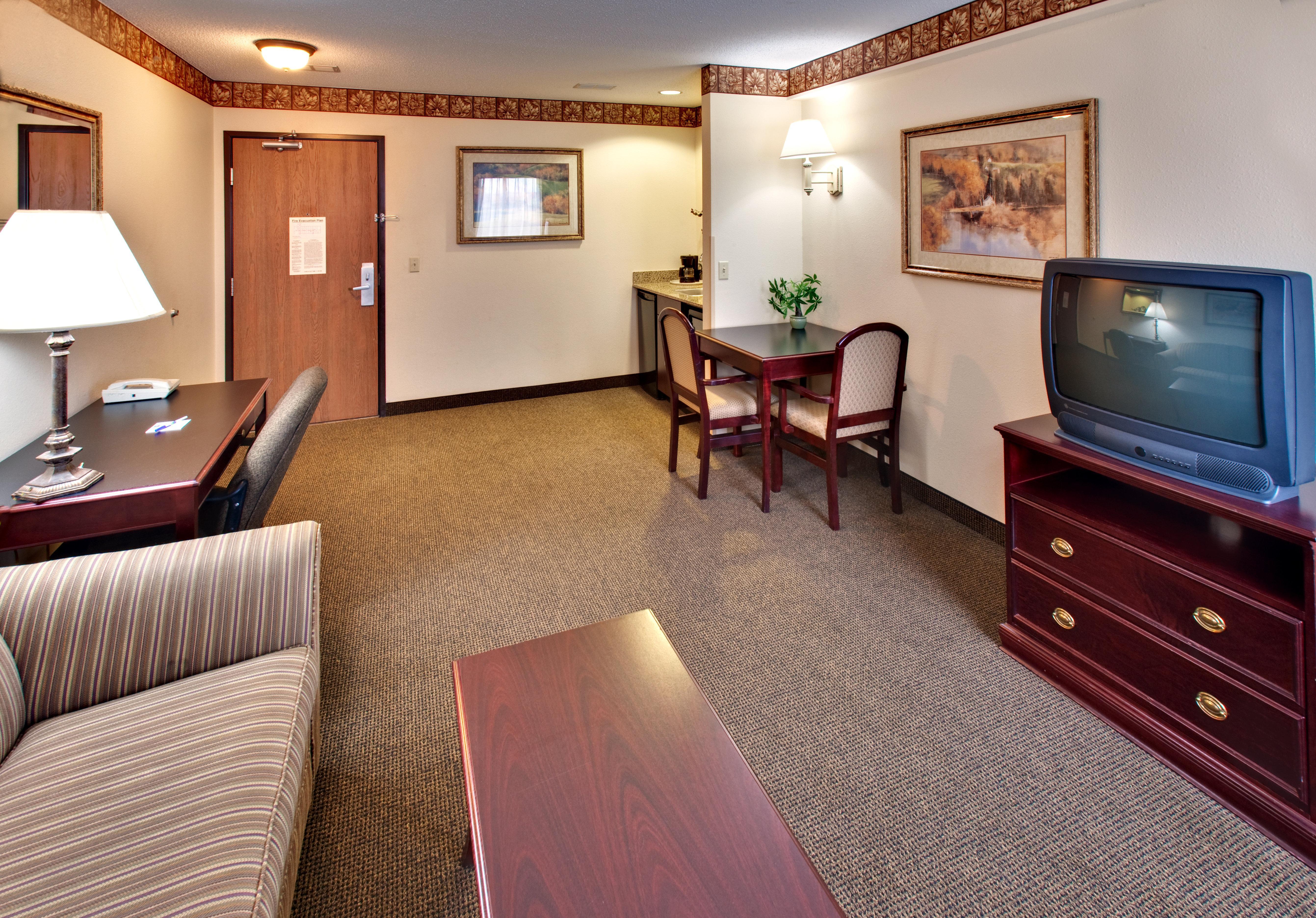 Best Western Watertown Inn & Suites Екстер'єр фото
