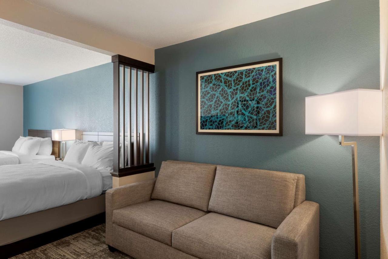 Best Western Watertown Inn & Suites Екстер'єр фото