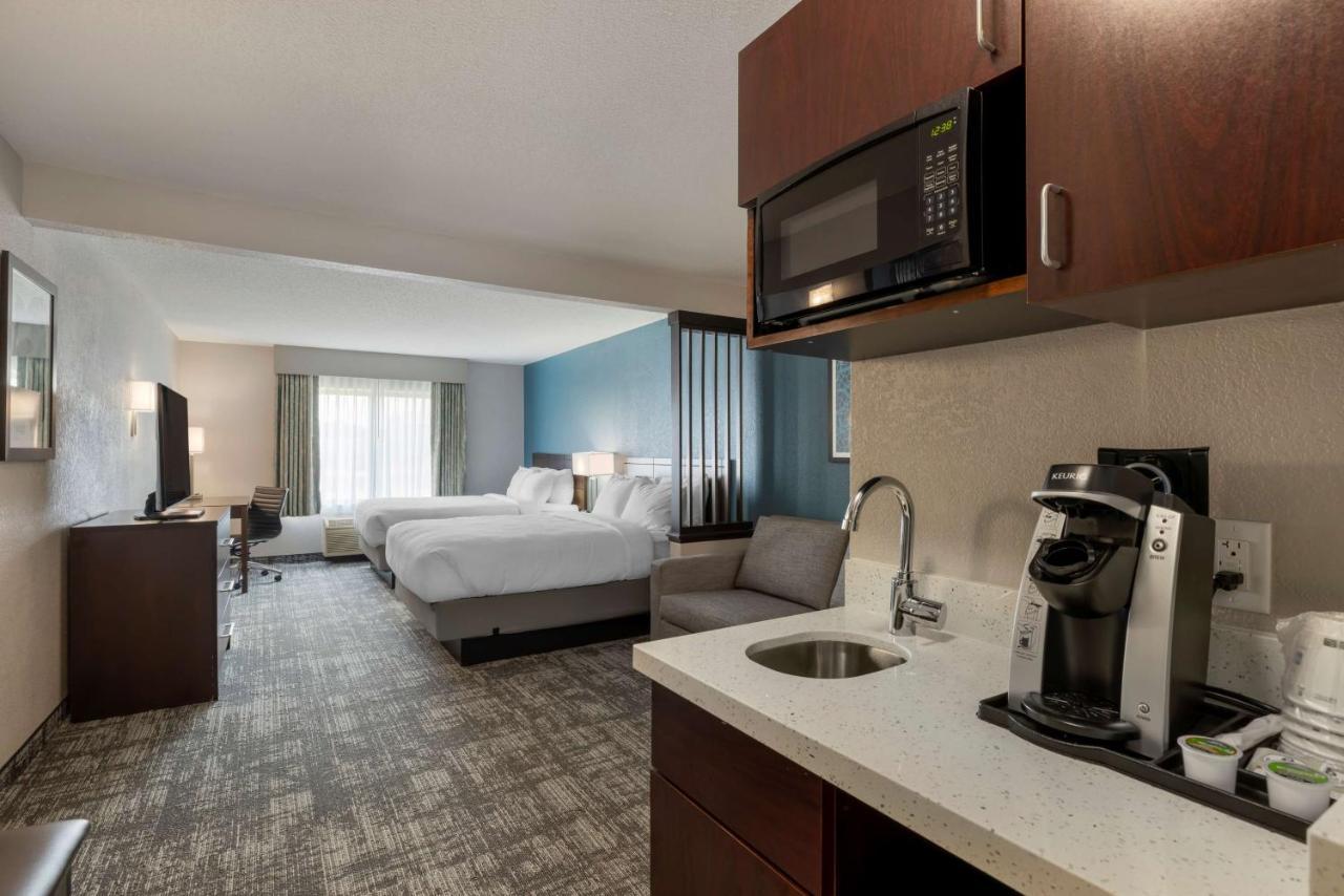 Best Western Watertown Inn & Suites Екстер'єр фото