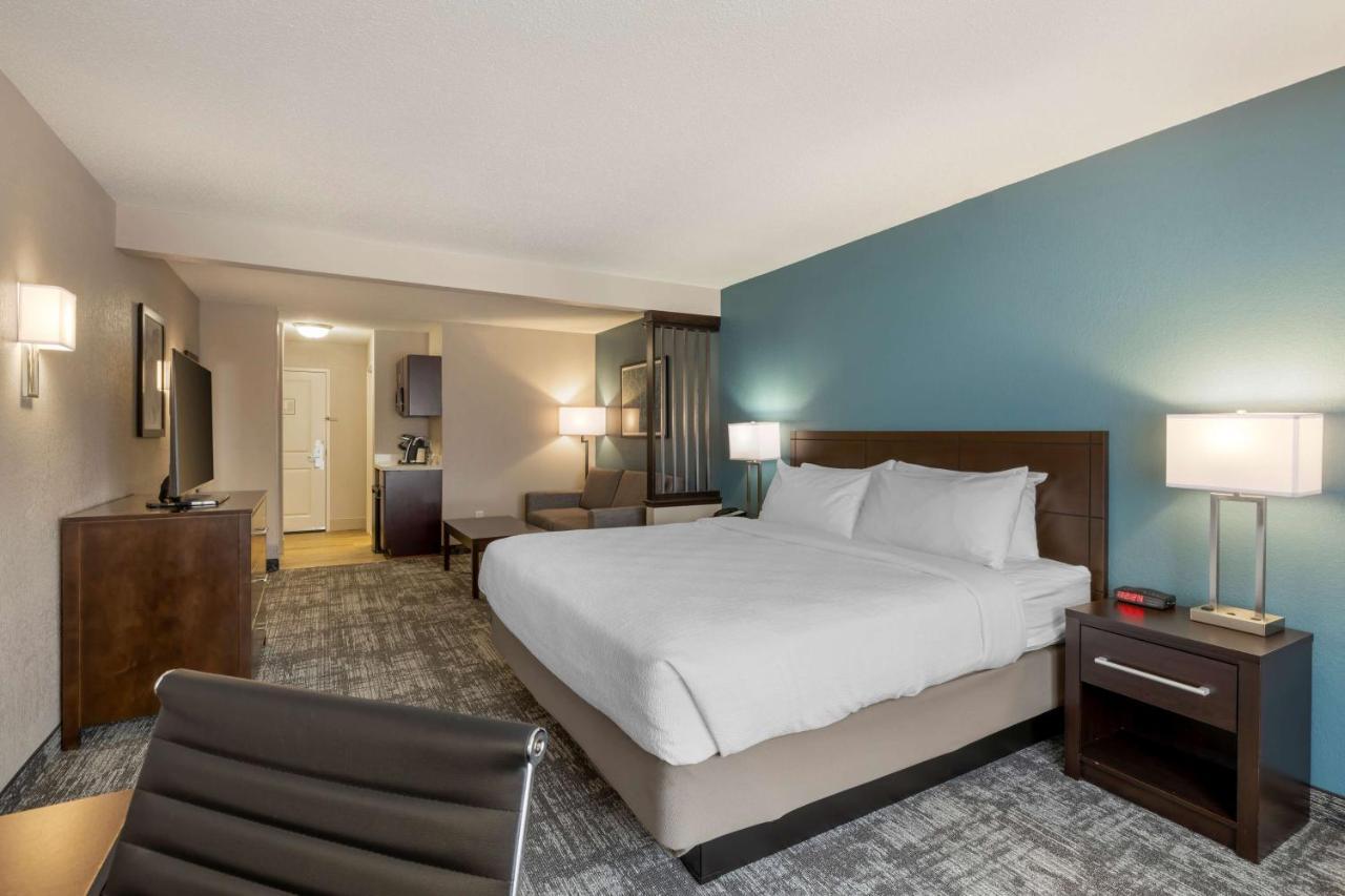 Best Western Watertown Inn & Suites Екстер'єр фото