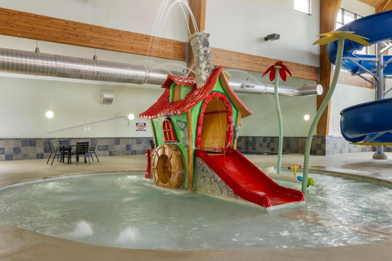 Best Western Watertown Inn & Suites Екстер'єр фото
