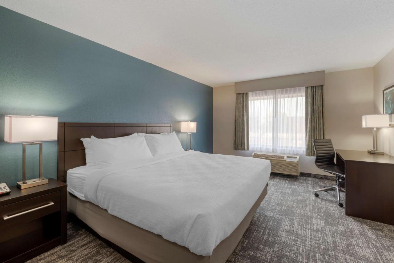 Best Western Watertown Inn & Suites Екстер'єр фото