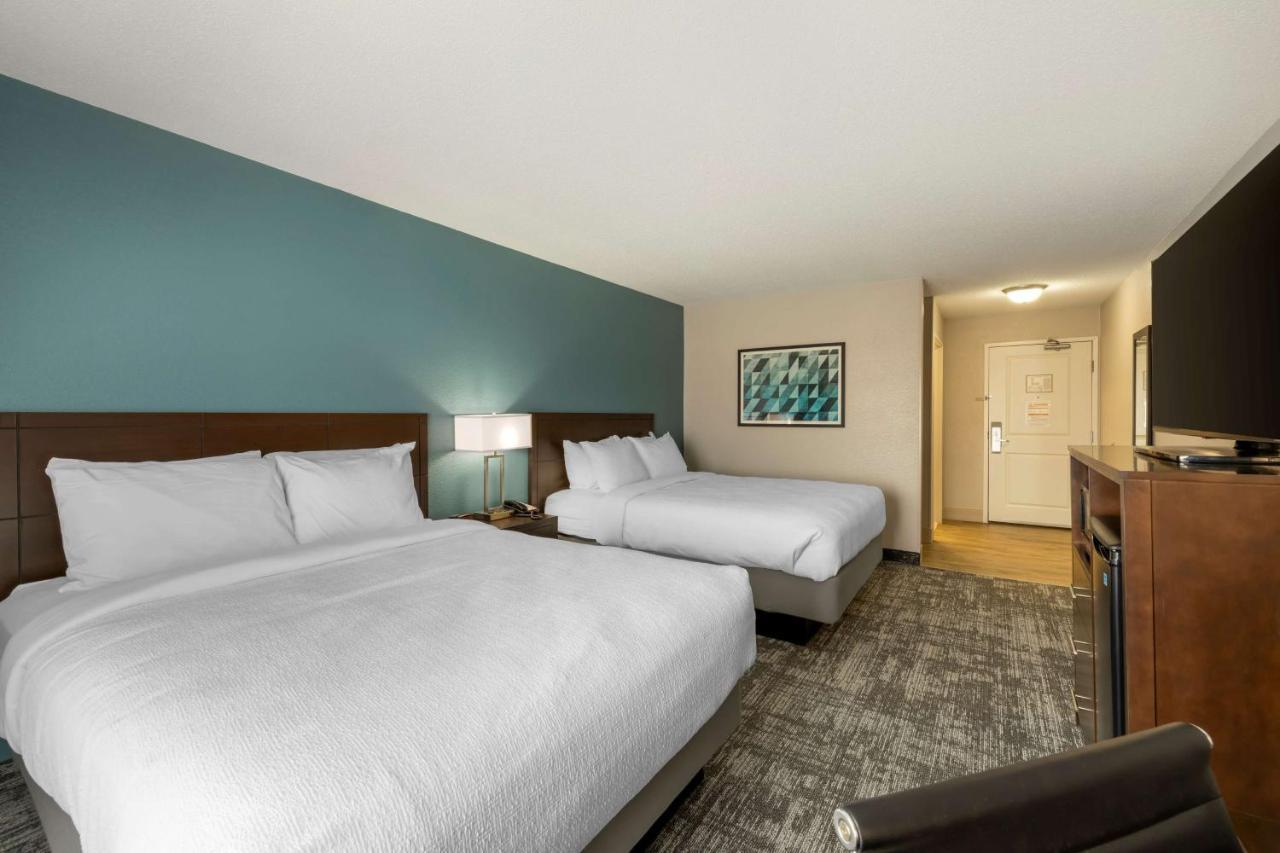 Best Western Watertown Inn & Suites Екстер'єр фото