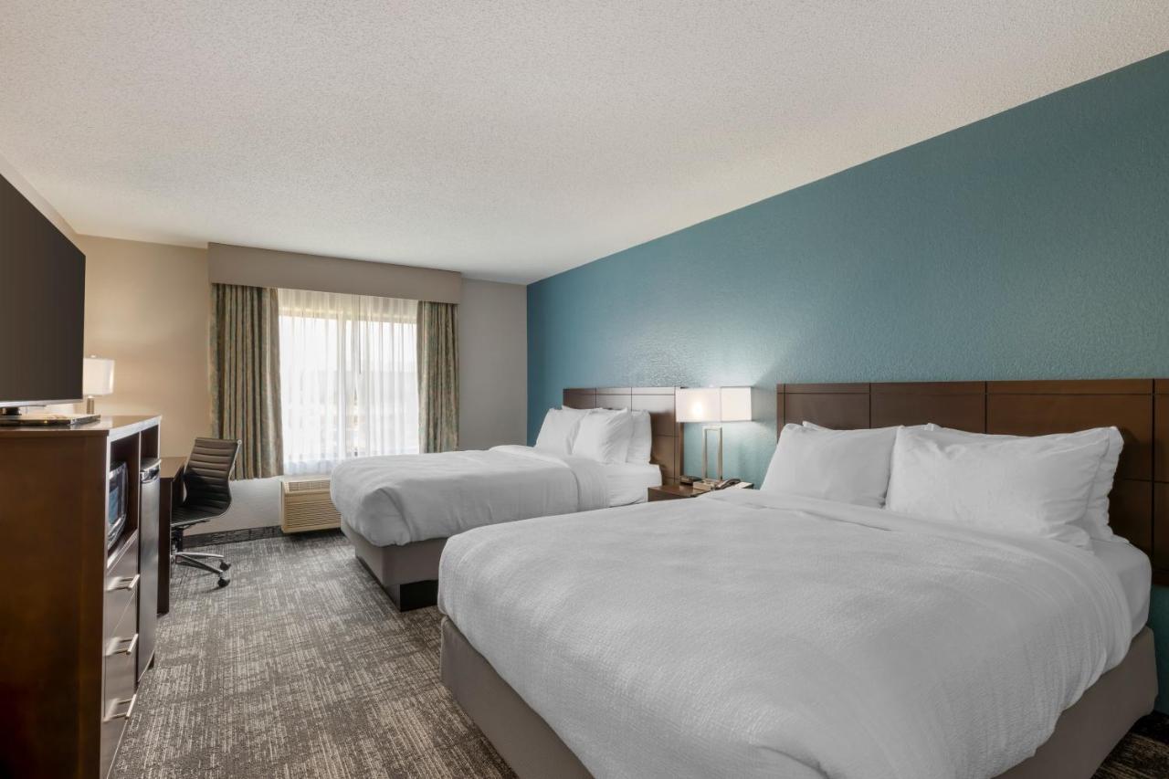 Best Western Watertown Inn & Suites Екстер'єр фото