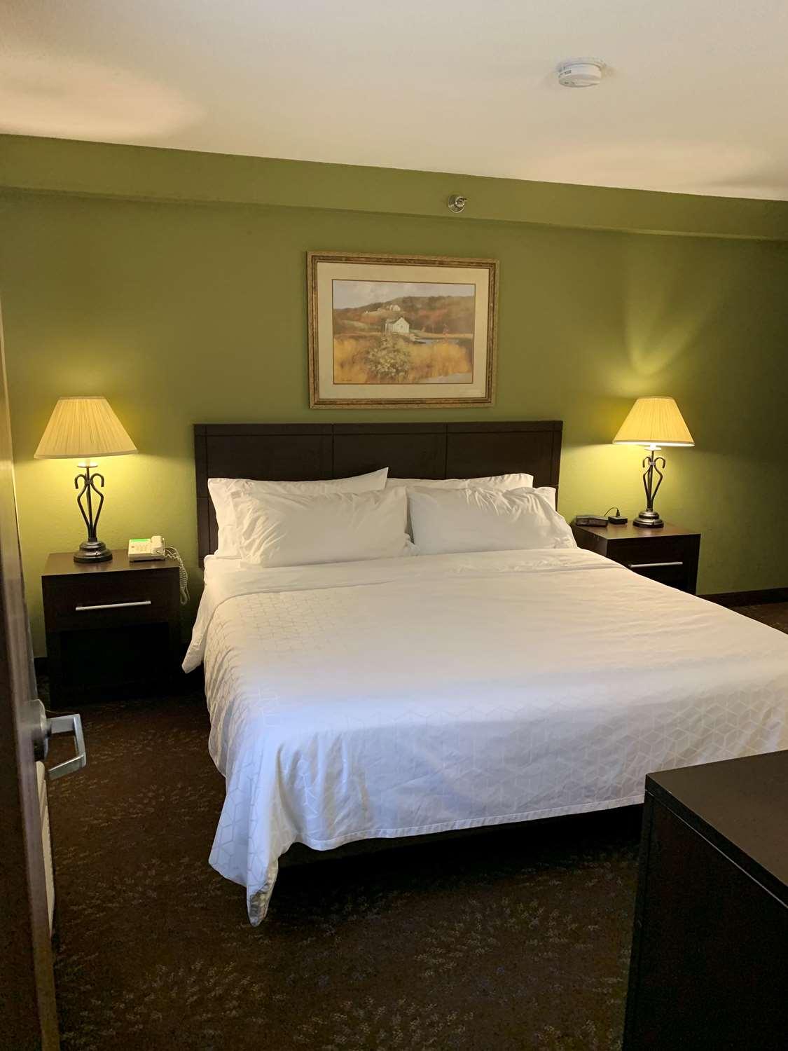 Best Western Watertown Inn & Suites Екстер'єр фото
