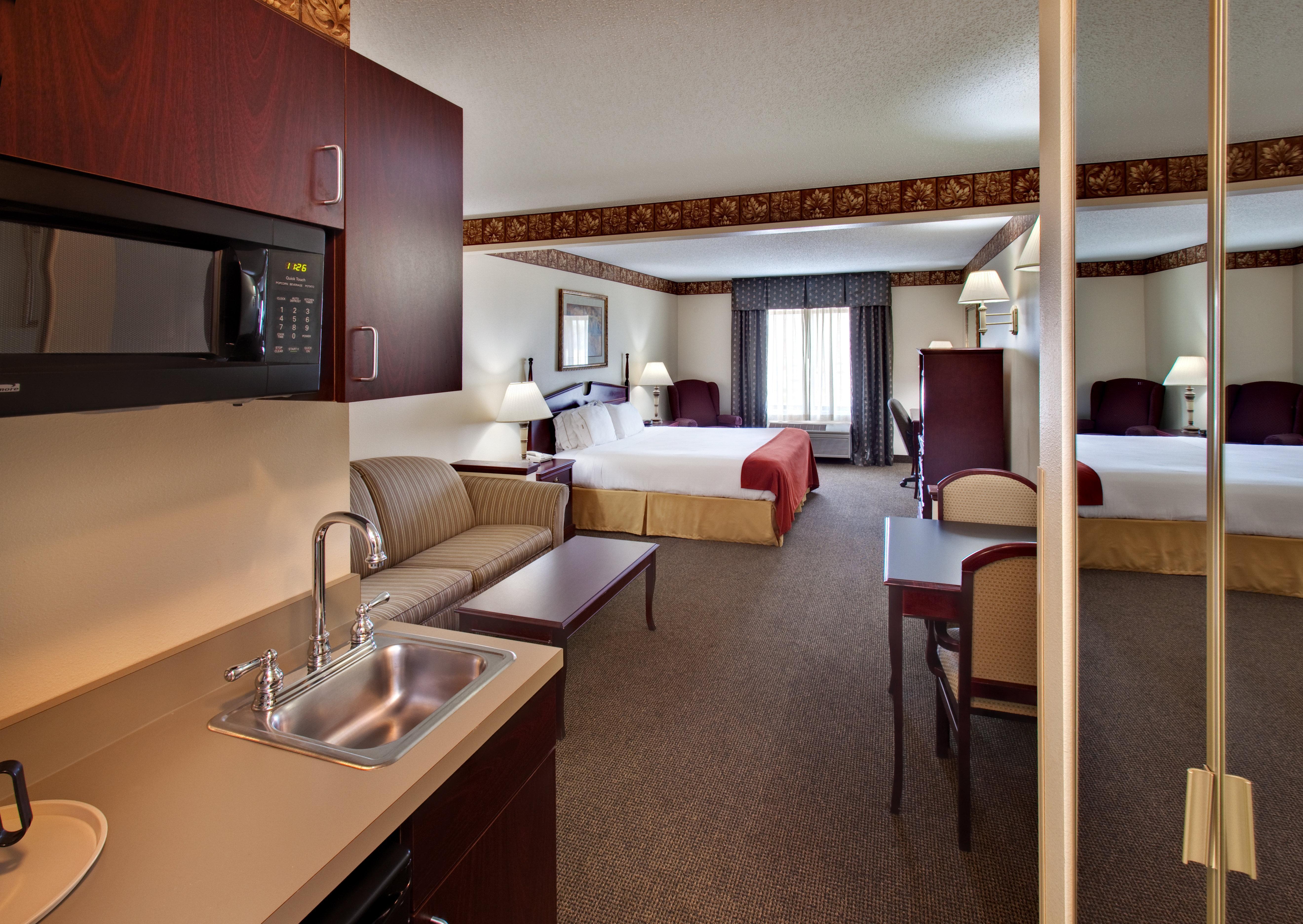 Best Western Watertown Inn & Suites Екстер'єр фото