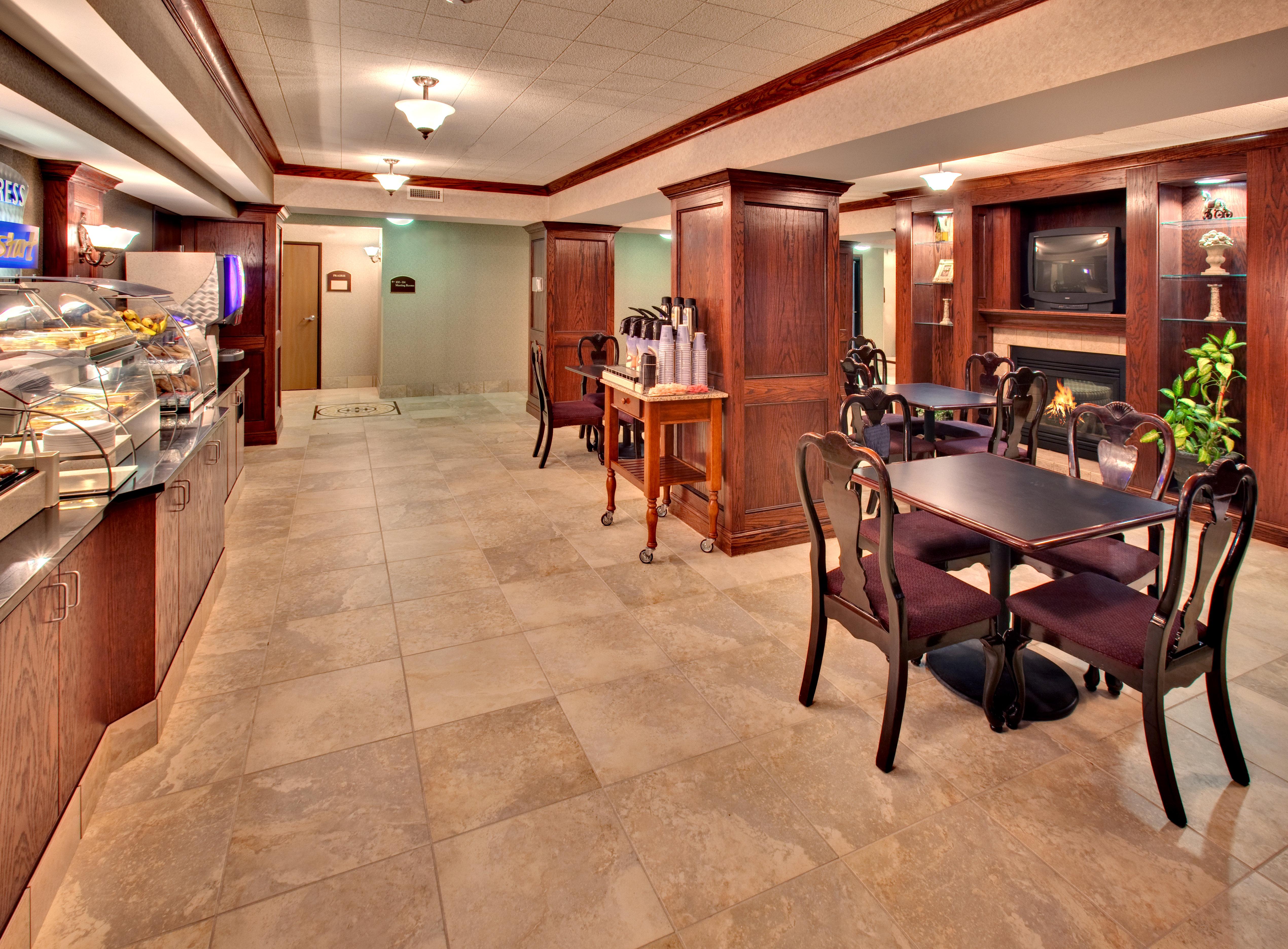 Best Western Watertown Inn & Suites Екстер'єр фото